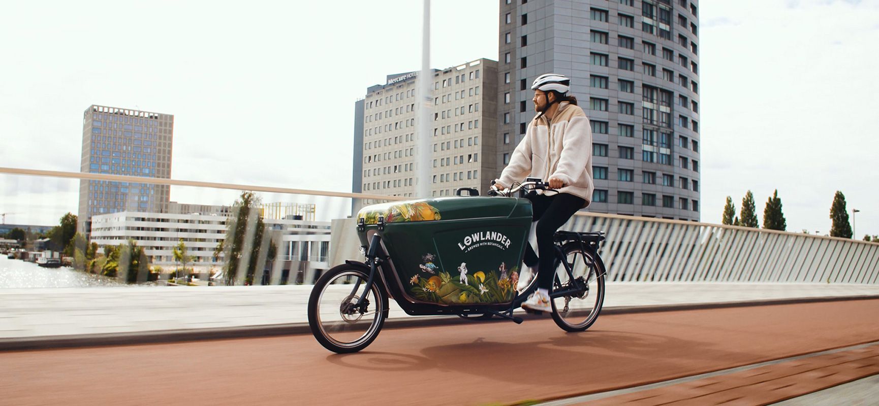 Beer brand Lowlander braves busy capital with electric cargo bike