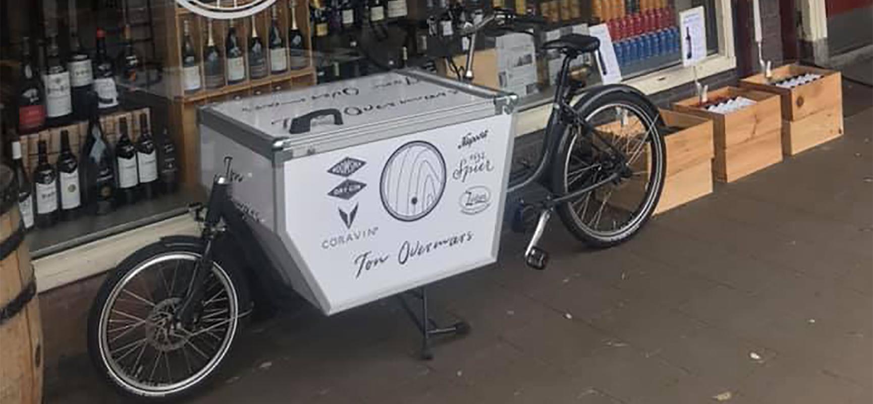 Drankenspeciaalzaak Ton Overmars en hun Babboe Pro bakfiets